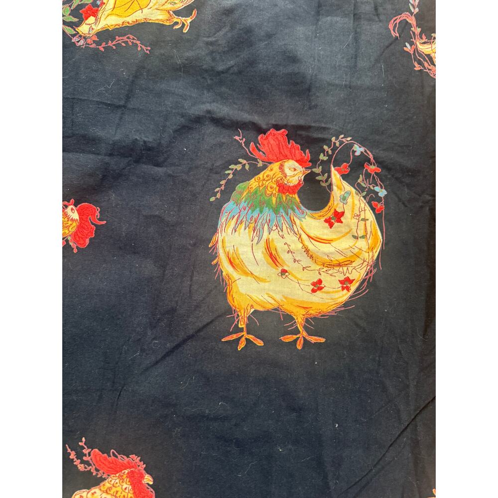 April Cornell Beautiful Vibrant Chicken/Rooster Tablecloth 62” x 76”